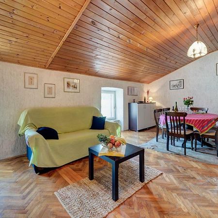D&L Apartment In Center Pula Ngoại thất bức ảnh